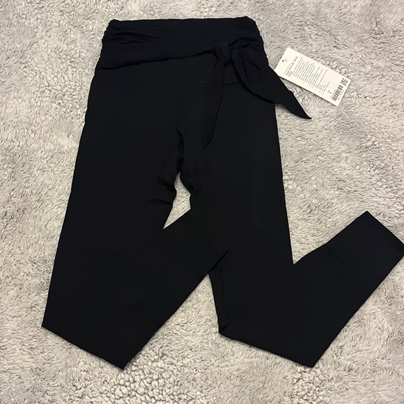 COPY - Align Pant 28” Wrap Waist 🖤 - Picture 6 of 12